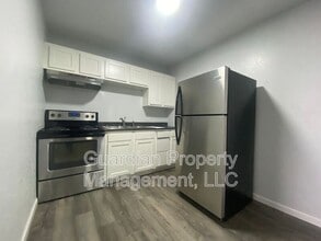 Building Photo - 123.5 N Main St