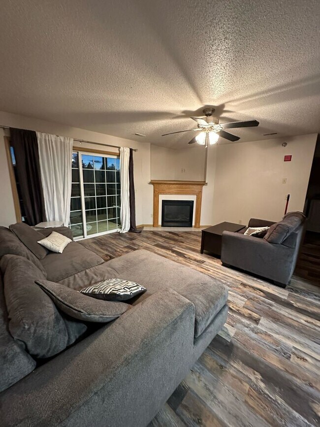 Building Photo - CONDO FOR RENT FROM PRIVATE LANDLORD!