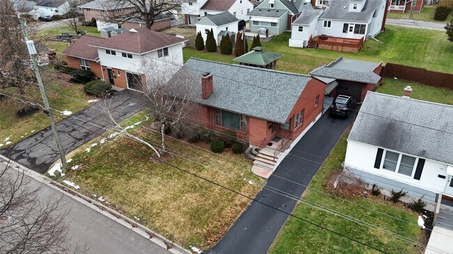 Foto del edificio - 311 Pierce Ave