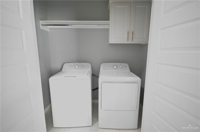 Foto del edificio - 7 Angelina Dr