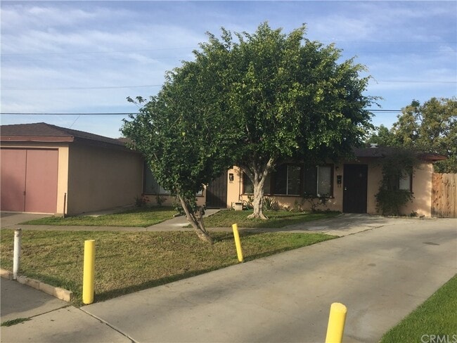 Building Photo - 605 E Avon Pl