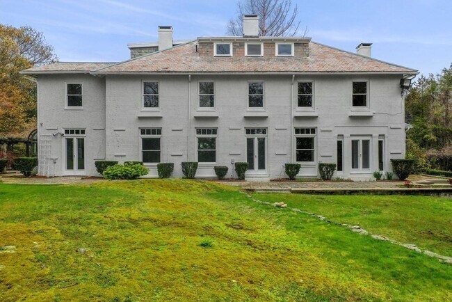 Foto del edificio - 12 Summit Rd