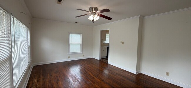 Foto del edificio - 3818 Troy Swasey Blvd SW