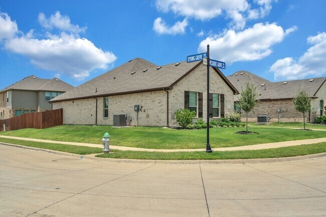 Foto del edificio - 621 Mesquite Grove Rd