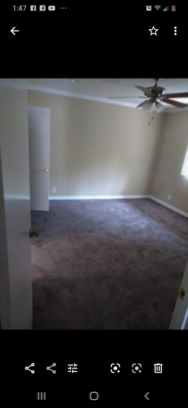 Foto del edificio - 14332 Riverside Dr