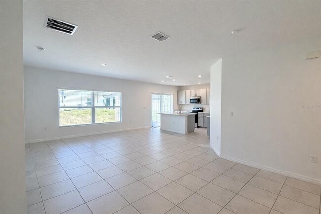 Building Photo - 5527 Tranquila Ln