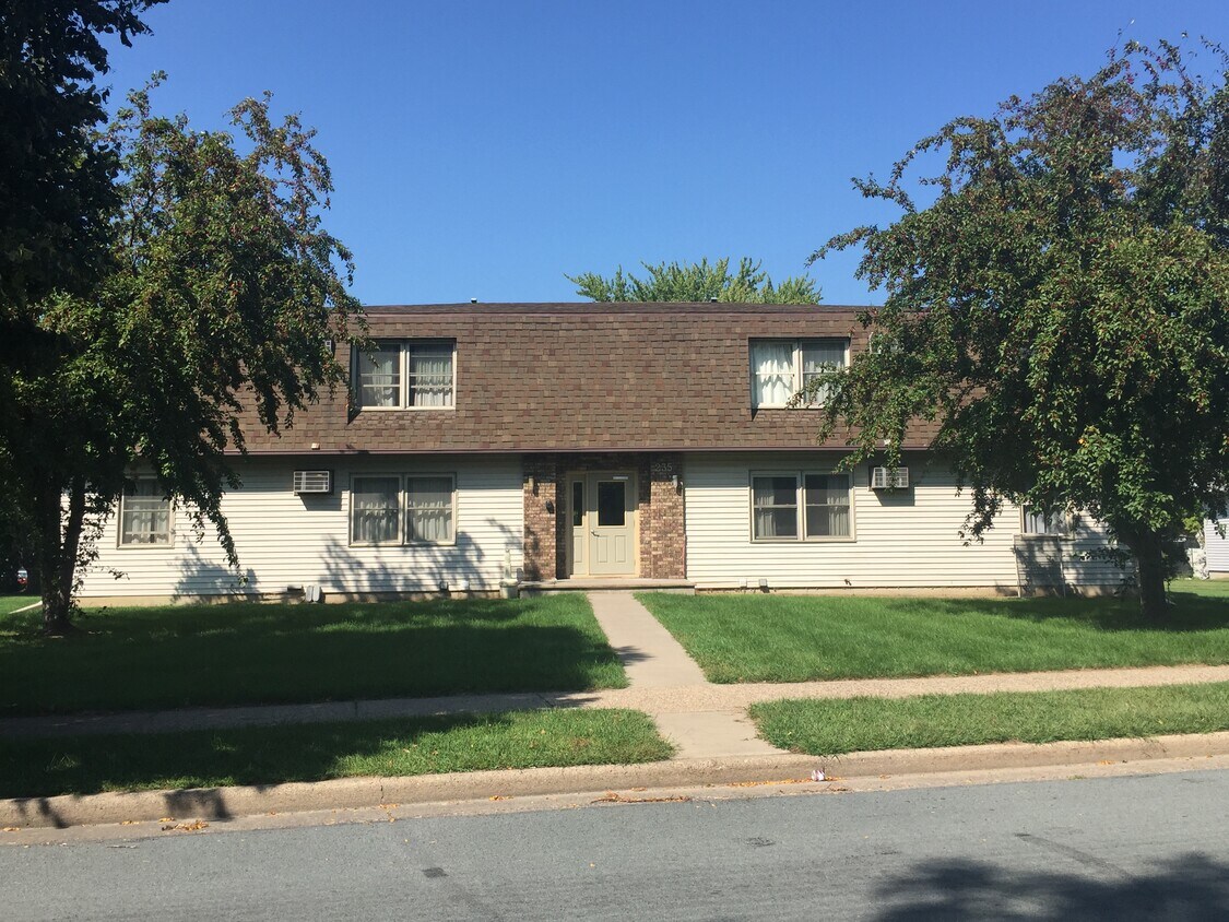 211 W Johnson St, River Falls, WI 54022 Apartments in River Falls, WI