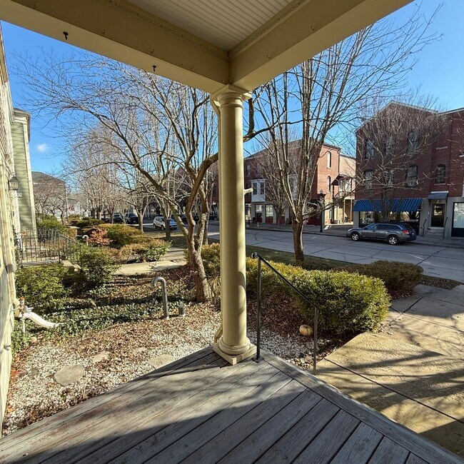 Building Photo - 3306 Domain St