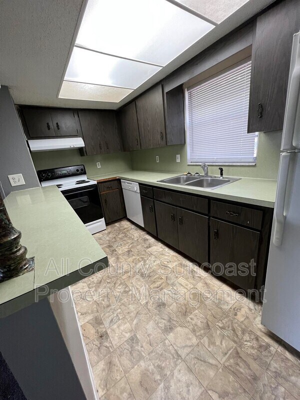 Foto del edificio - 471 76th Ave N