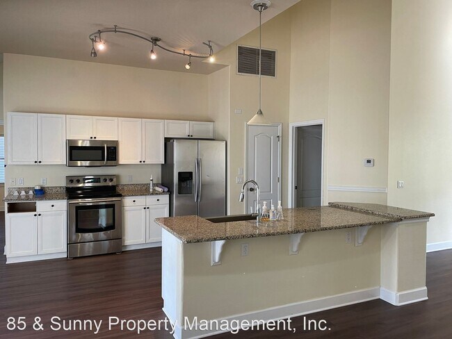 Building Photo - 5 br, 2 bath House - 5361 Somerville Dr