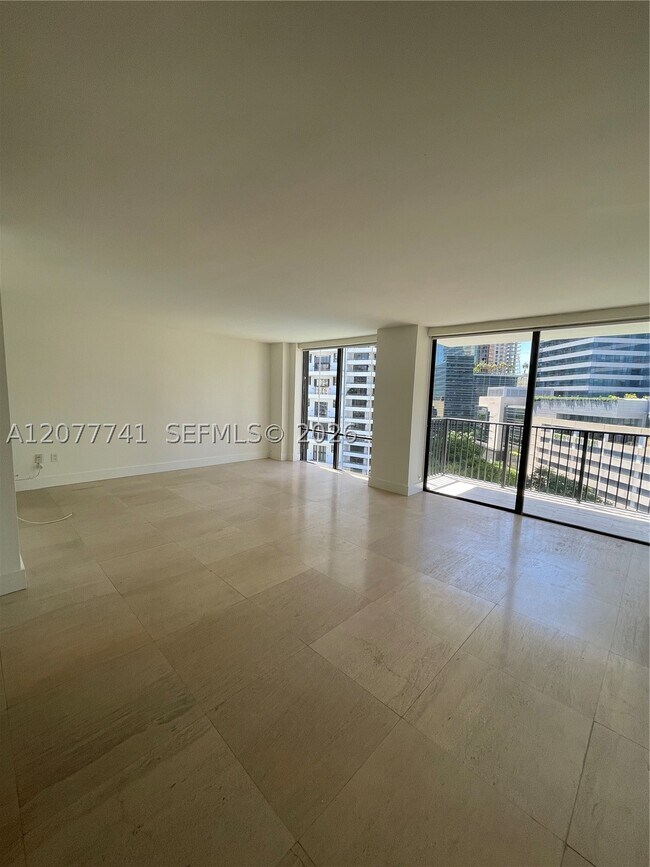 Foto del edificio - 1450 Brickell Bay Dr