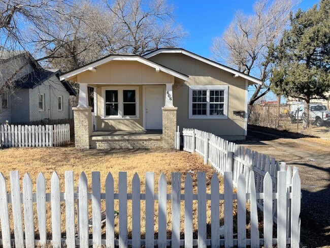 Building Photo - 606 S Belleview St