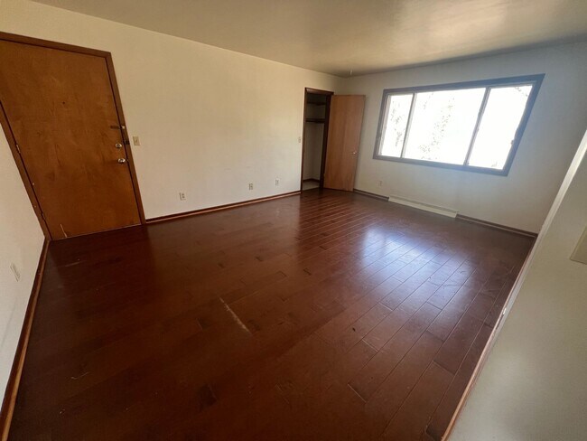 Foto del edificio - 2231 Wickham Ave