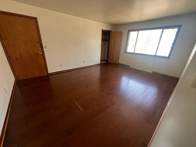 Building Photo - 2231 Wickham Ave