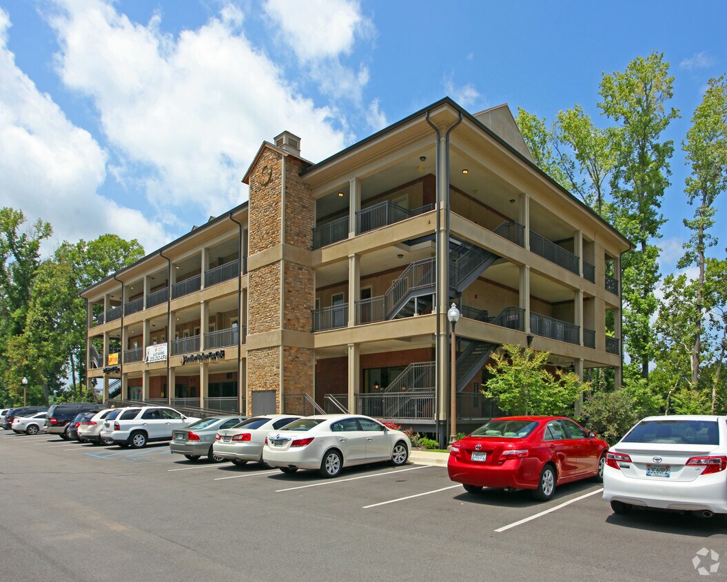 Building Photo - 1650 Jack Warner Pky