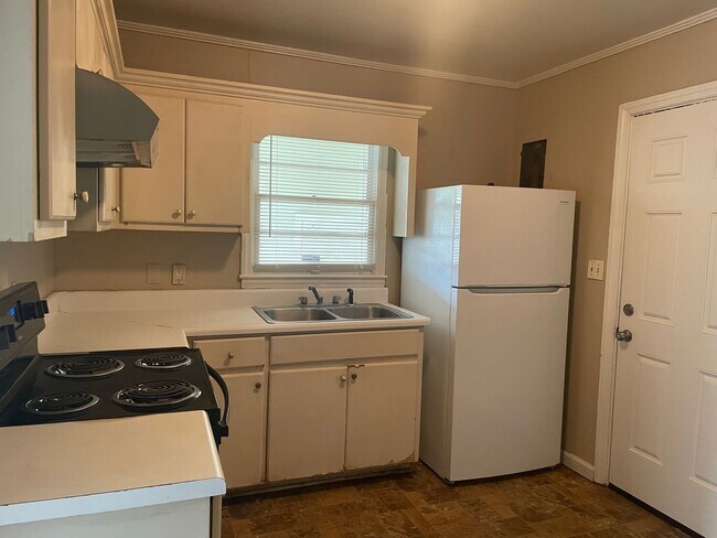 Foto del edificio - 3 Bedroom/1 Bath Home