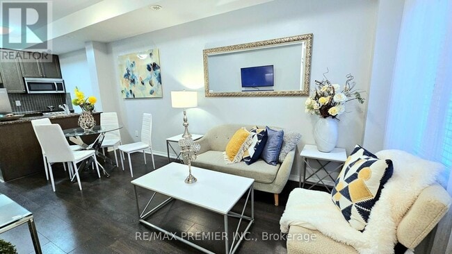 Building Photo - 19 Coneflower Cres