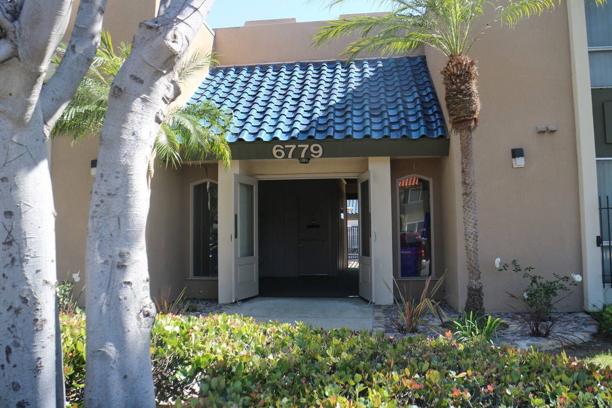 Foto principal - 6779 Beadnell Way