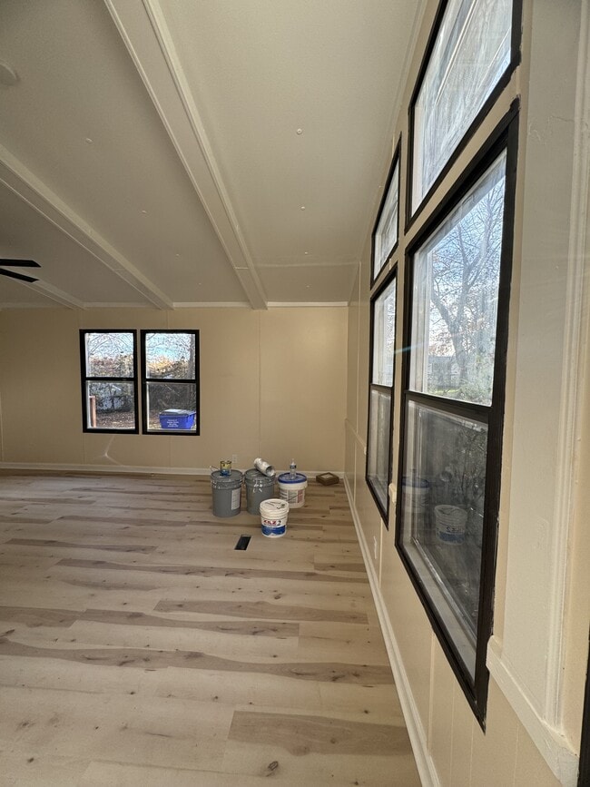 Building Photo - 2717 Hayes Dr