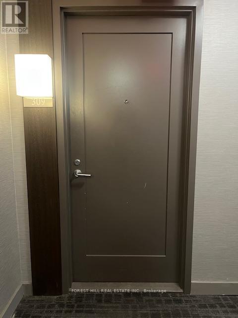 Photo du bâtiment - 310 Tweedsmuir Ave