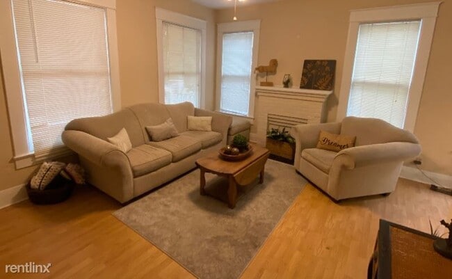 Building Photo - 3 br, 2 bath Apartment - 307 S Newport Ave