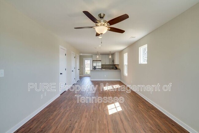 Building Photo - 633 Hadley Ave