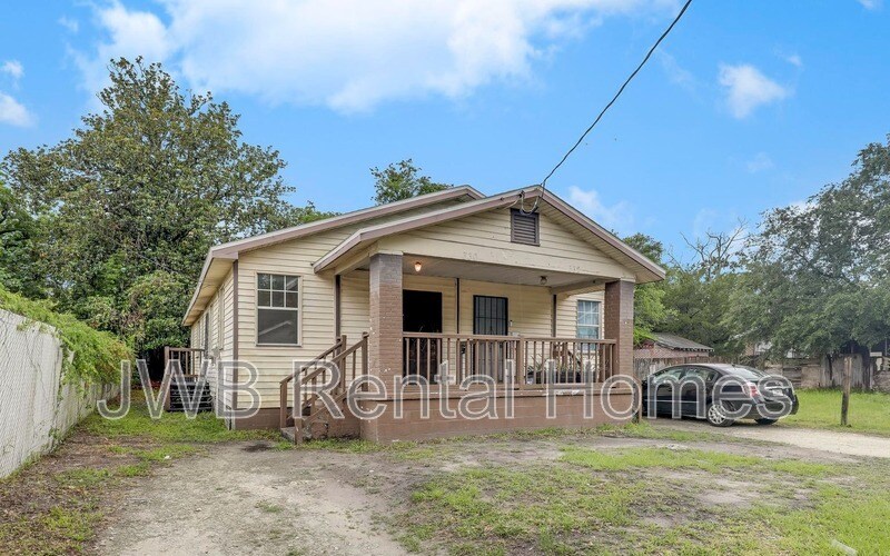 Foto principal - 330 W 26th St