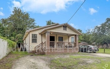 Building Photo - 330 W 26th St