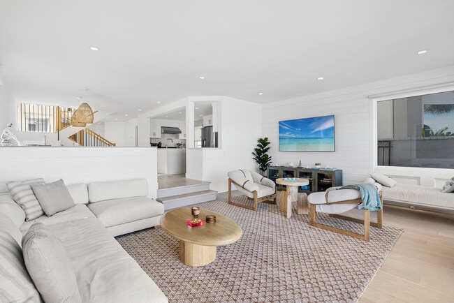 Foto del edificio - 1126 E Balboa Blvd