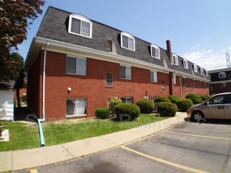 2102 Tower Blvd Unit 204, Lorain, OH 44053 Condo for Rent in Lorain
