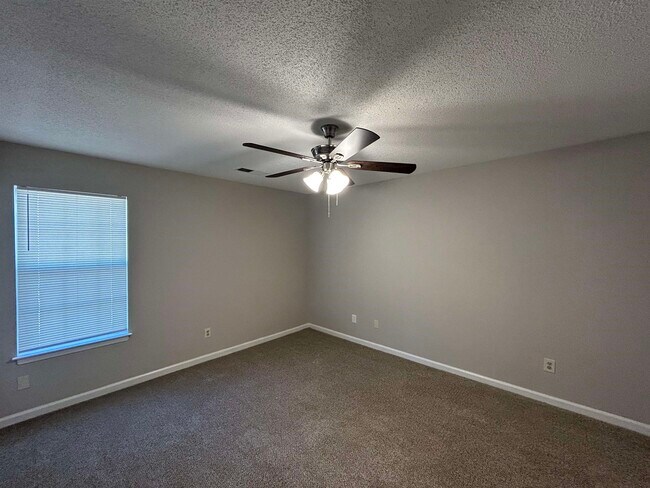 Foto del edificio - 7610 Bridelwreath Dr