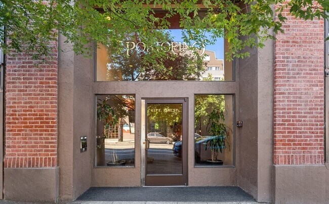 Foto del edificio - 417 E Pine St