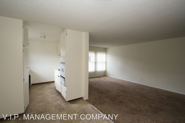 Building Photo - 5980 Woodland St