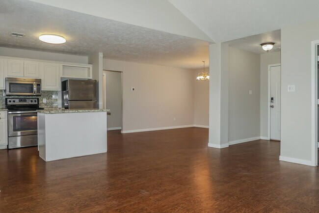 Building Photo - 16213 N View Ct