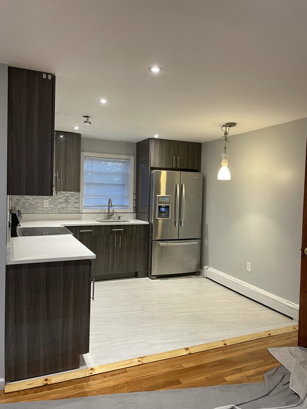 Pristine brand new 1 bedroom on 2 floor - 405 49th St