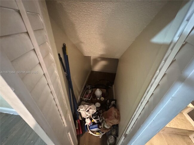 Building Photo - 6521 Racquet Club Dr