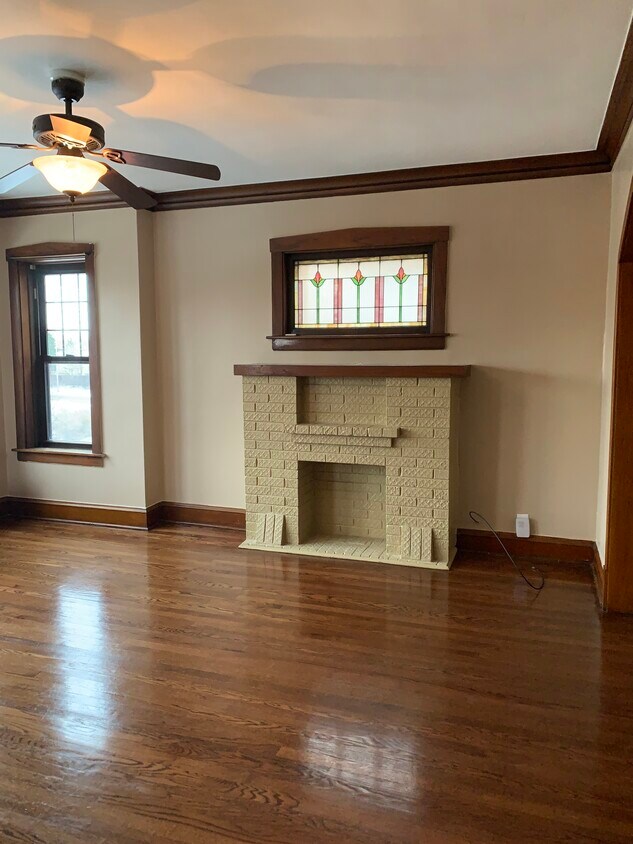 Living Room - 5046 N Parkside Ave