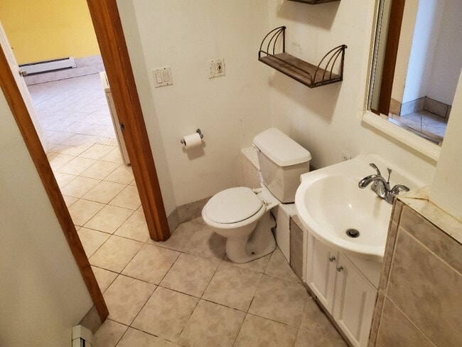 Building Photo - 302 Camelot Shore Dr