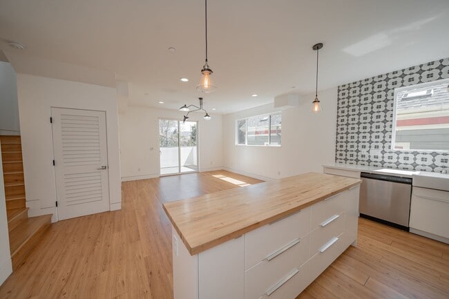 Foto del edificio - 848 32nd St