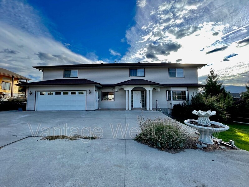 Photo principale - 3779-3779 Carrall Rd