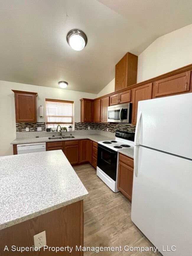 Building Photo - 3 br, 2 bath House - 2911 NE Jackdaw Dr.