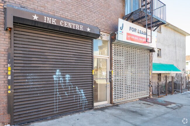 Foto del edificio - 438 Wilson Ave