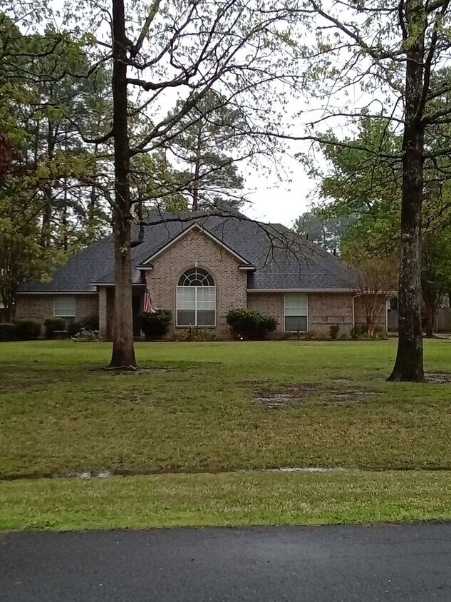 4034 Pinewood St, Benton, LA 71006 House Rental in Benton, LA
