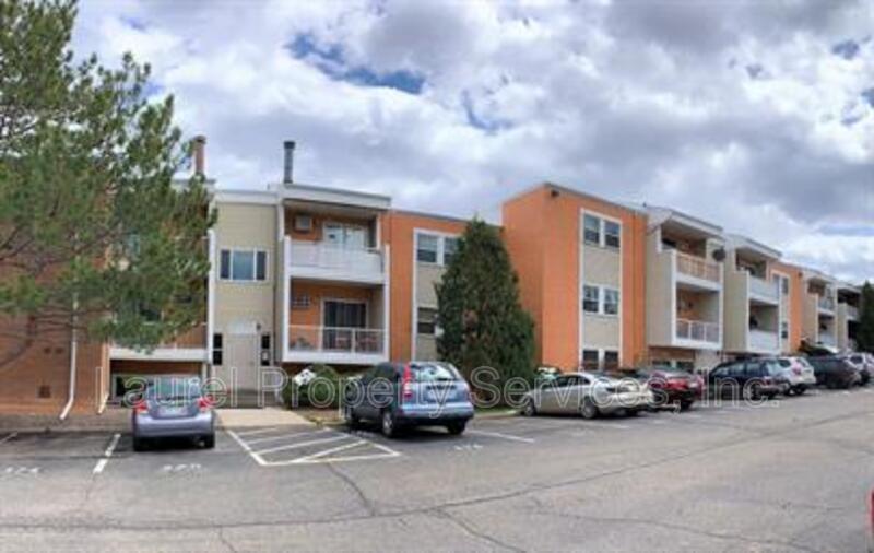 Primary Photo - 1300 Golden Cir