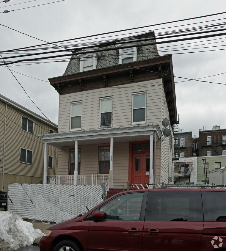 Building Photo - 529 29th St
