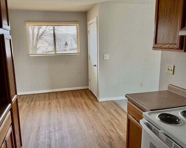 104 W Countryside Pkwy, Yorkville, IL 60560 Townhome Rentals in