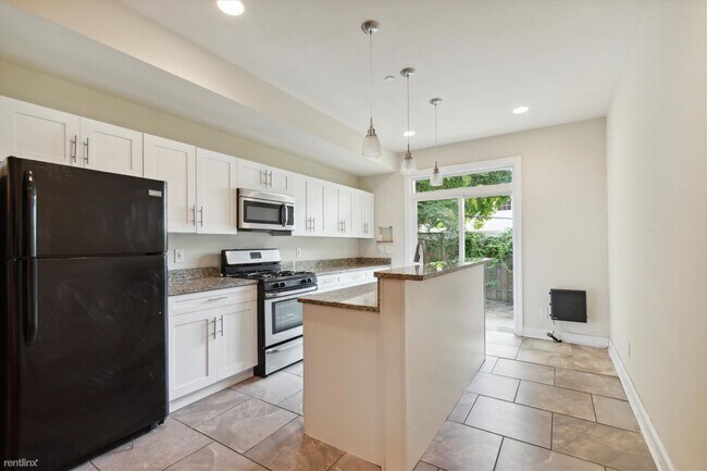 Foto del edificio - 4 br, 3 bath Duplex - 1728 N GRATZ ST Unit...