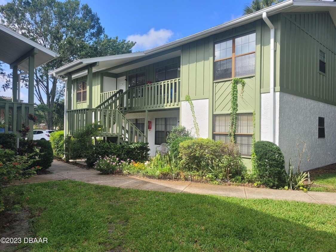 840 Center Ave Unit 30, Holly Hill, FL 32117 Condo for Rent in Holly