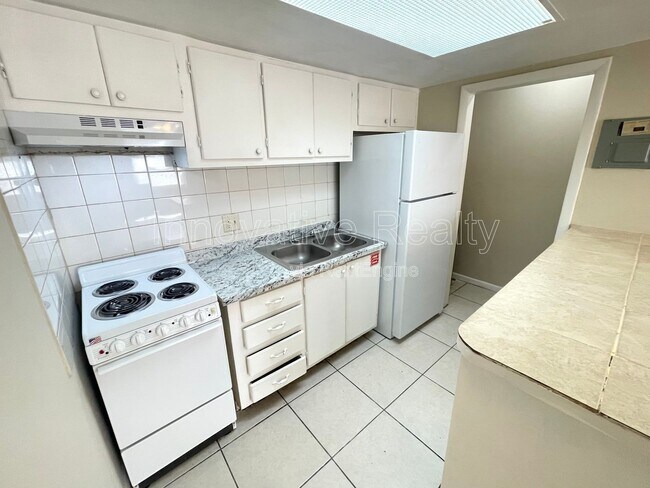 Photo - 5117 Curry Ford Rd Apartment