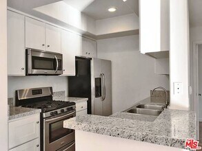 Building Photo - 14430 Benefit St